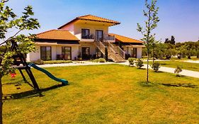Varkes Suites 1